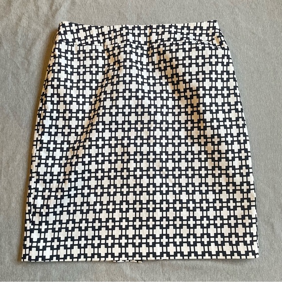 Cynthia Rowley Dresses & Skirts - Cynthia Rowley Black White Geometric Pencil Skirt Size 4 Lined Mini Geo Print